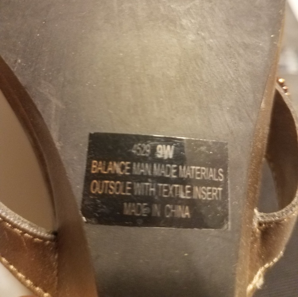 Shoe - Picture 3 of 3